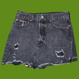 Black Levis denim skirt. Size 28.